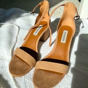 Steve Madden Size 7 suede platform heels